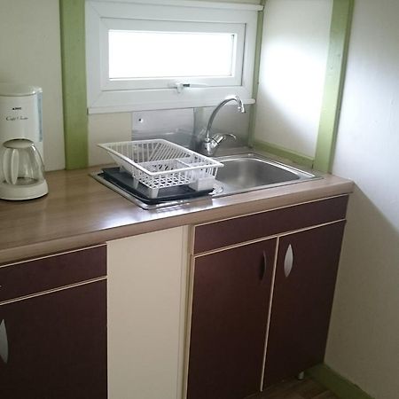 Camping Des Rulieres Saint-Valérien Exterior foto