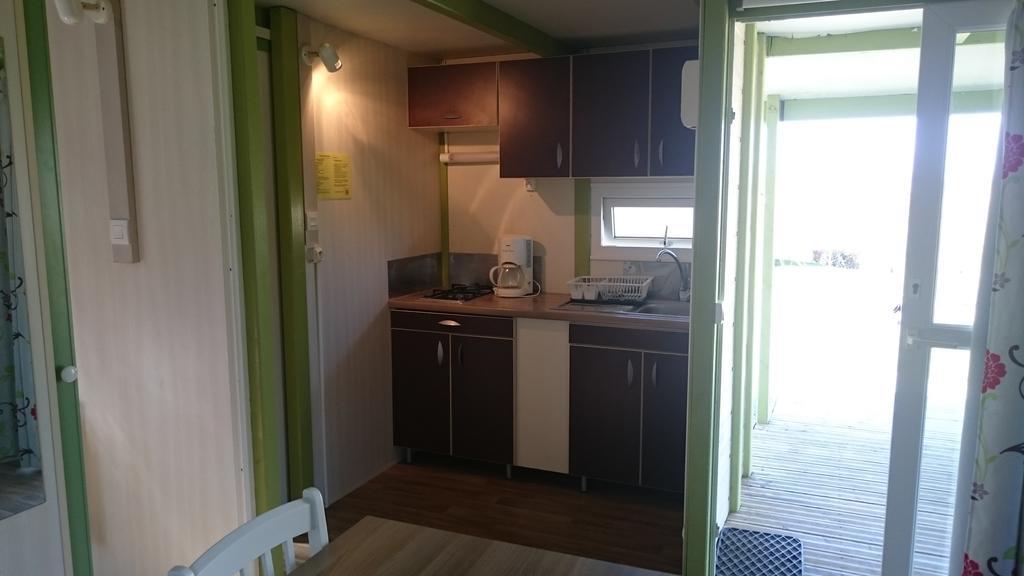 Camping Des Rulieres Saint-Valérien Exterior foto