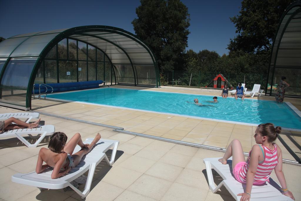 Camping Des Rulieres Saint-Valérien Exterior foto