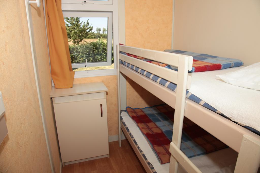 Camping Des Rulieres Saint-Valérien Exterior foto